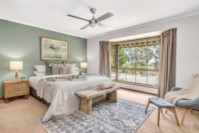 'Golden Homestead' A Panoramic Vineyard Escape